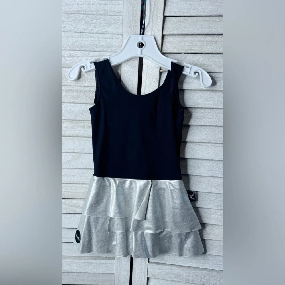Nununu Black and Silver Swim. Great Condition. Boutique. Size 4/5t